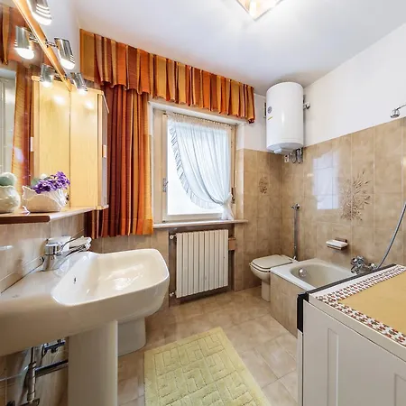 Apartman La Lucciolina - Stayincortina *